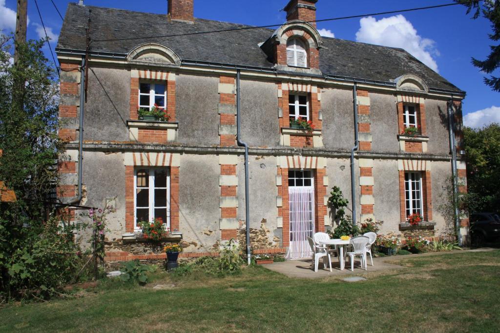 Bed and Breakfast Château Le Breil Cholet Zimmer foto